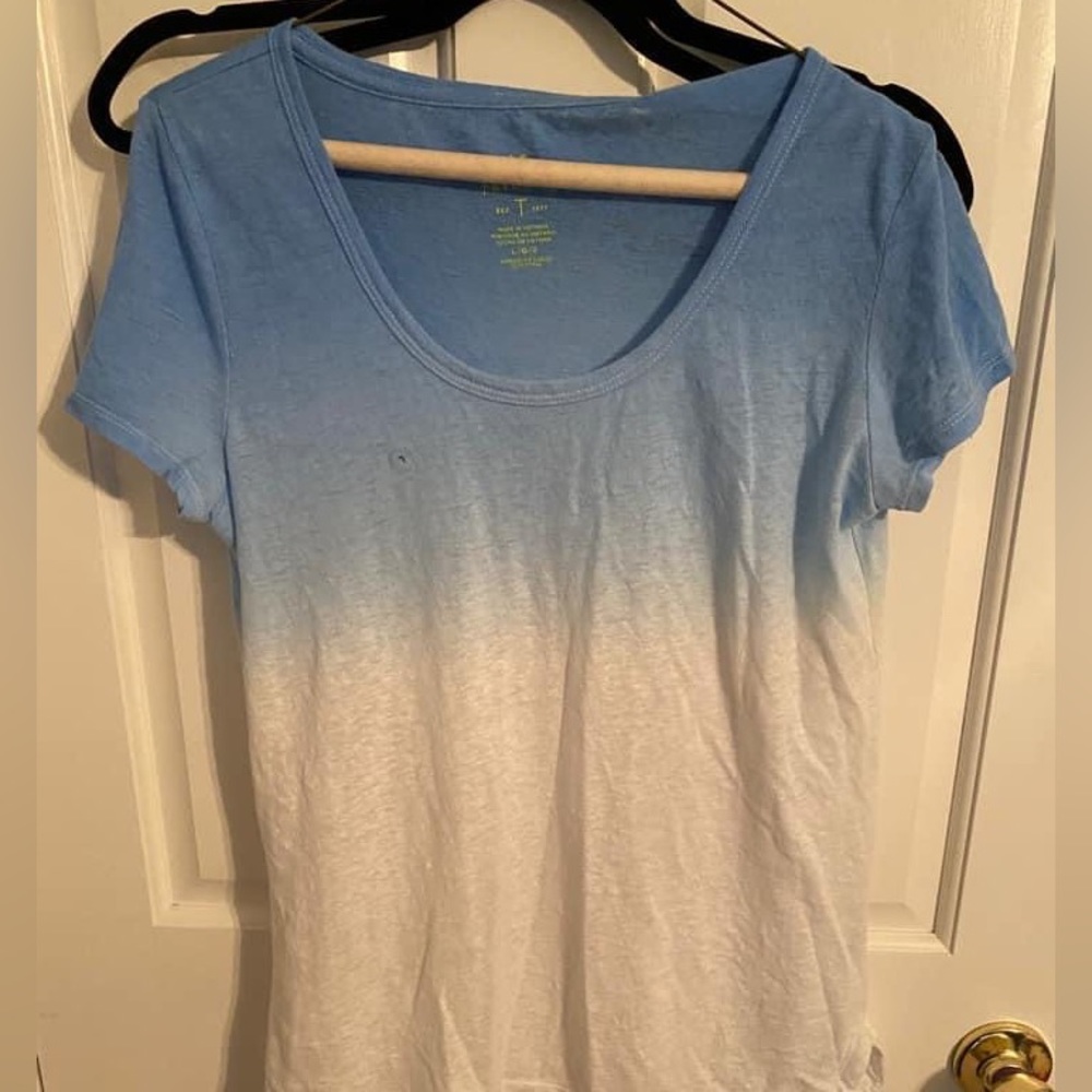 American Eagle tshirt